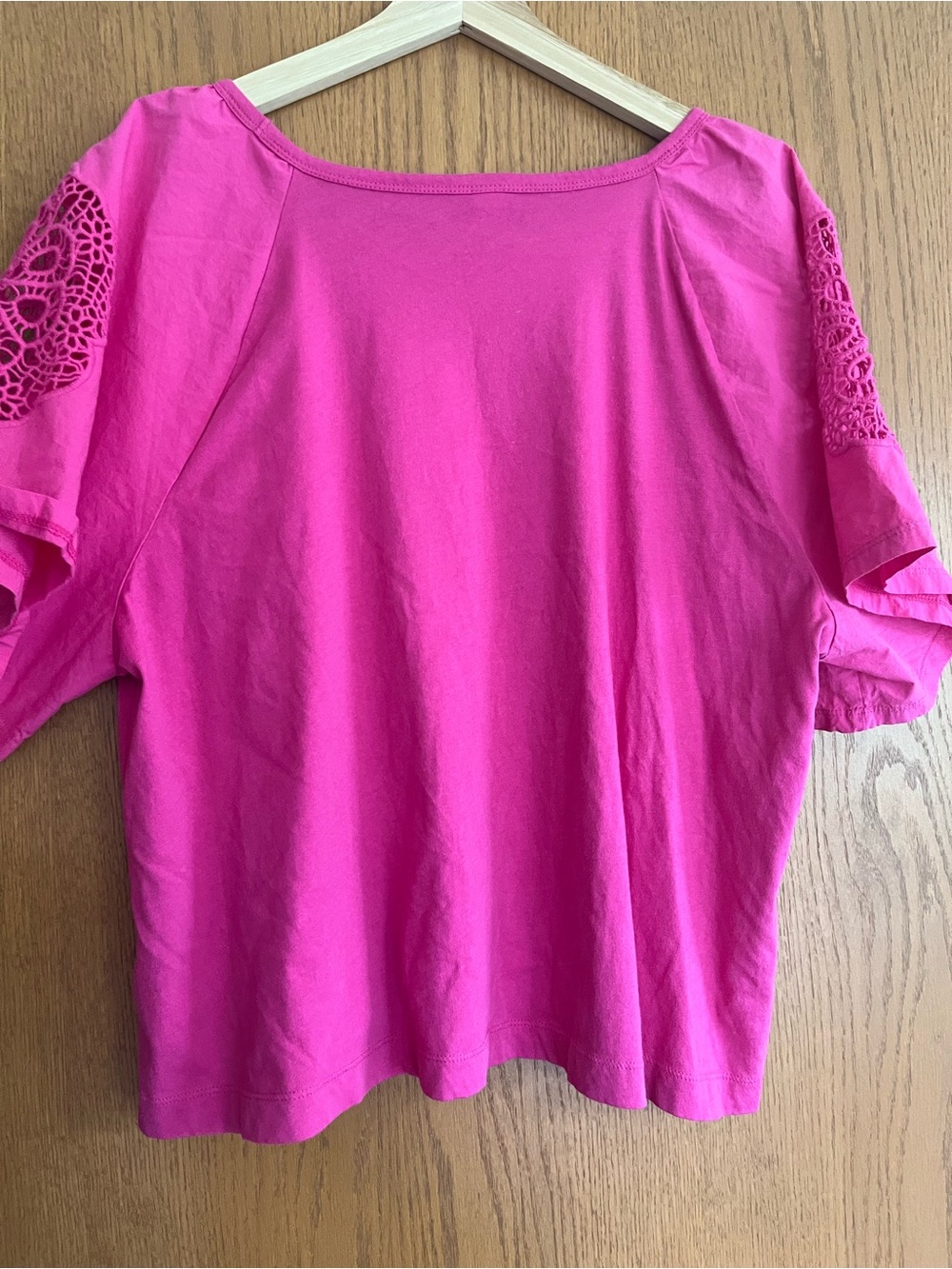 Old Navy Crochet Sleeve Tee - Picture 4 of 5